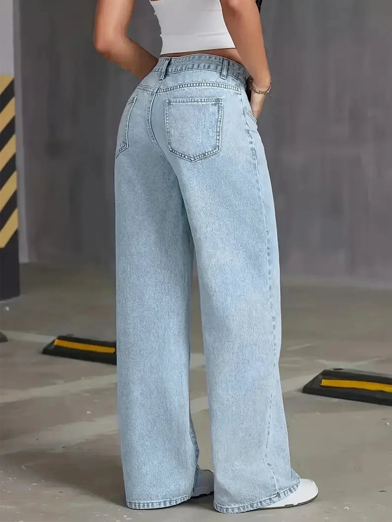 Effortless Blue Wide Leg Jeans for Women with High Waisted Five Pocket Relaxed Casual Style