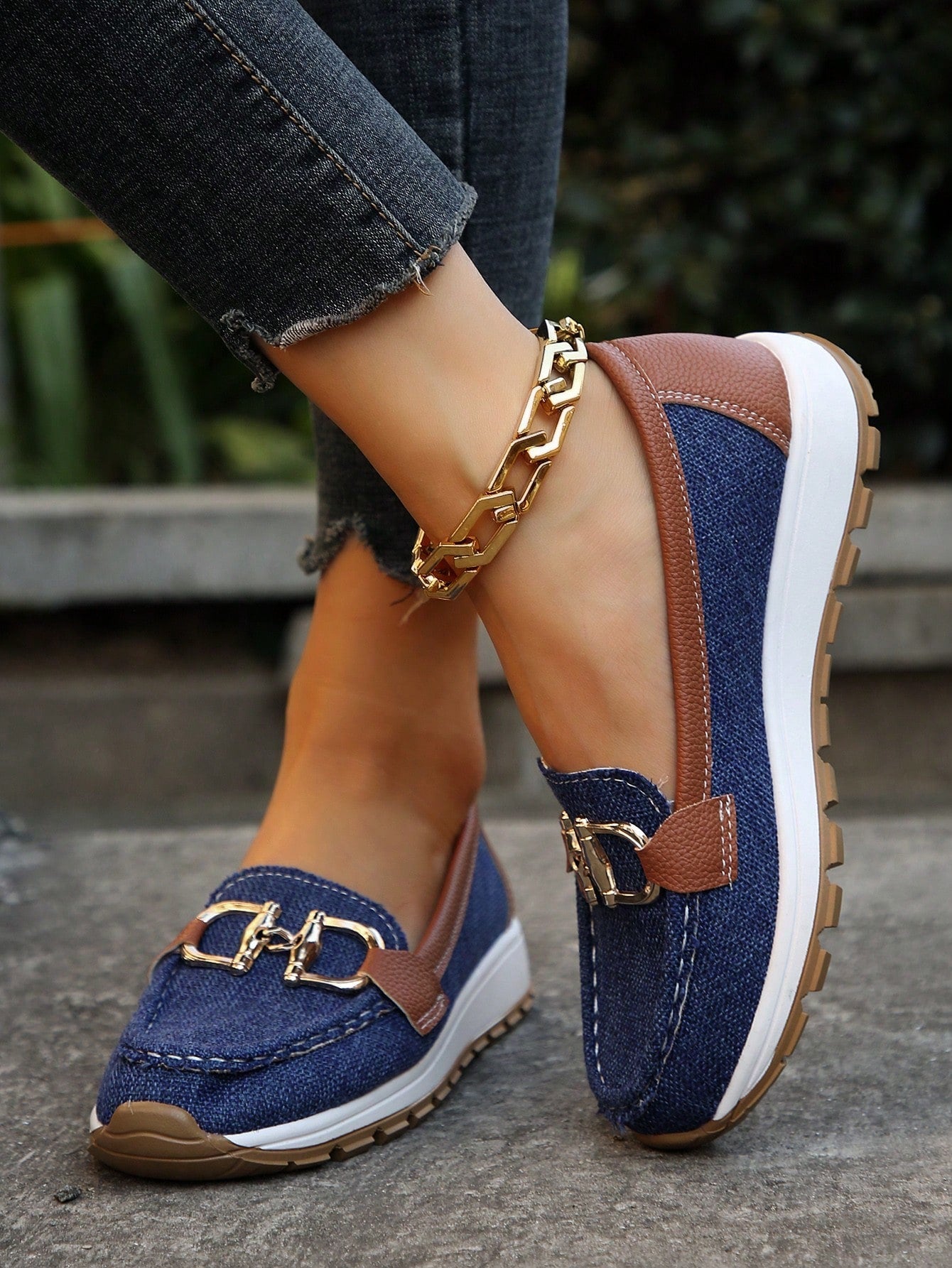 Comfortable Chain Detail Platform Loafer for Women with Round Toe Slip On Rubber Sole Casual Style