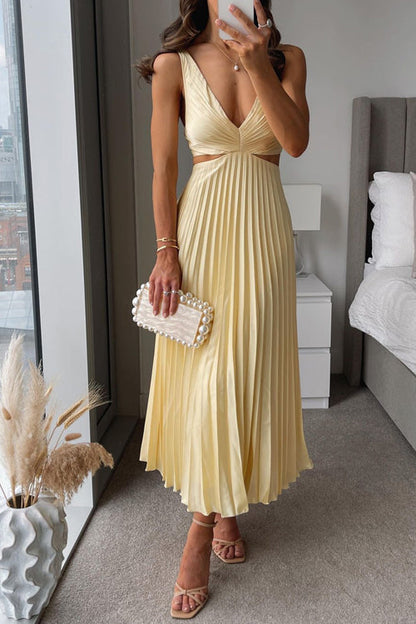 Elegant Pleated Cocktail Dress for Women with V Neck Sleeveless Cutout Waist Flowing Maxi Style