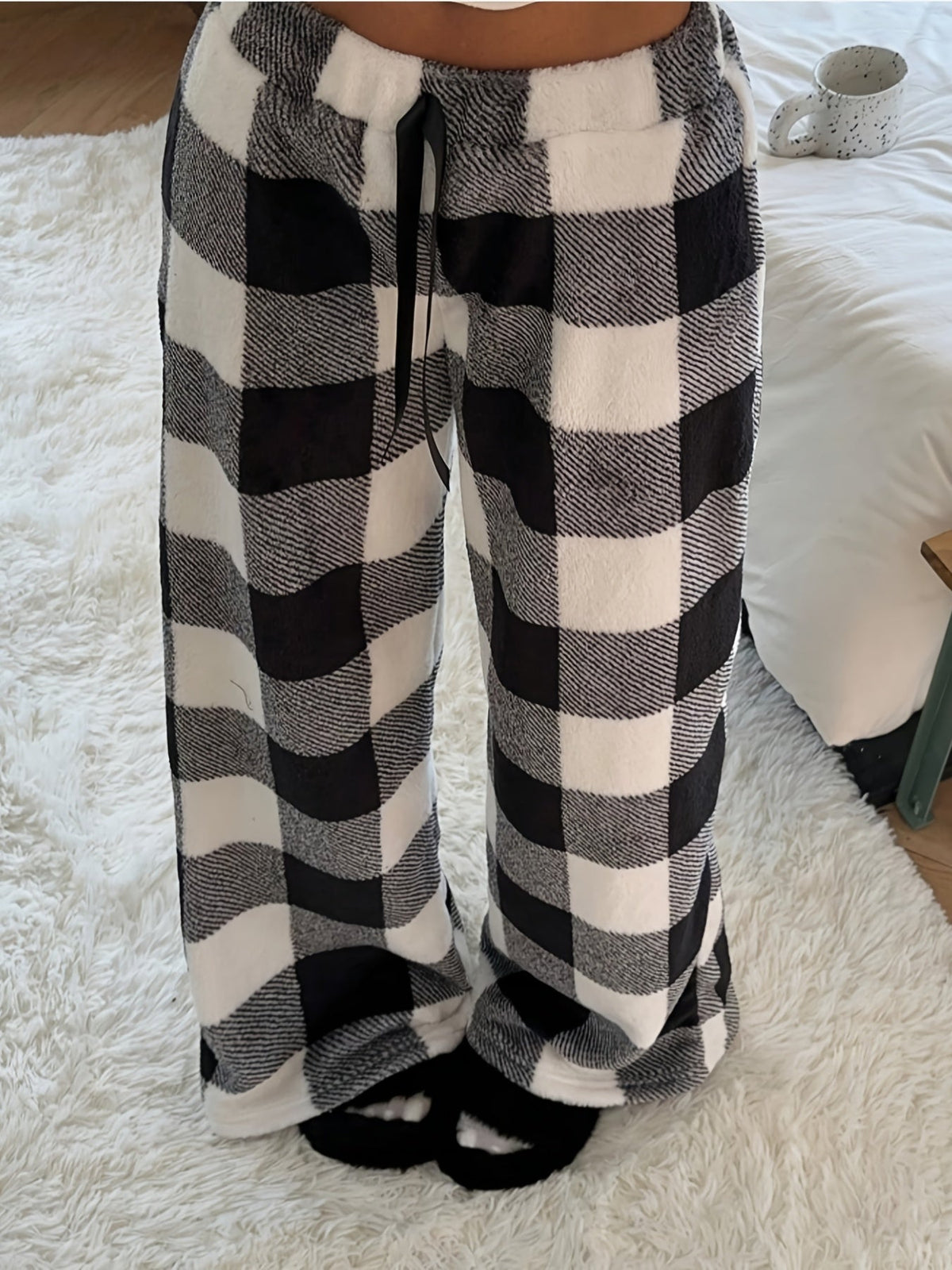 Warm Plaid Plush Sweatpants for Women with Elastic Drawstring Wide Leg Fleece Loungewear Style