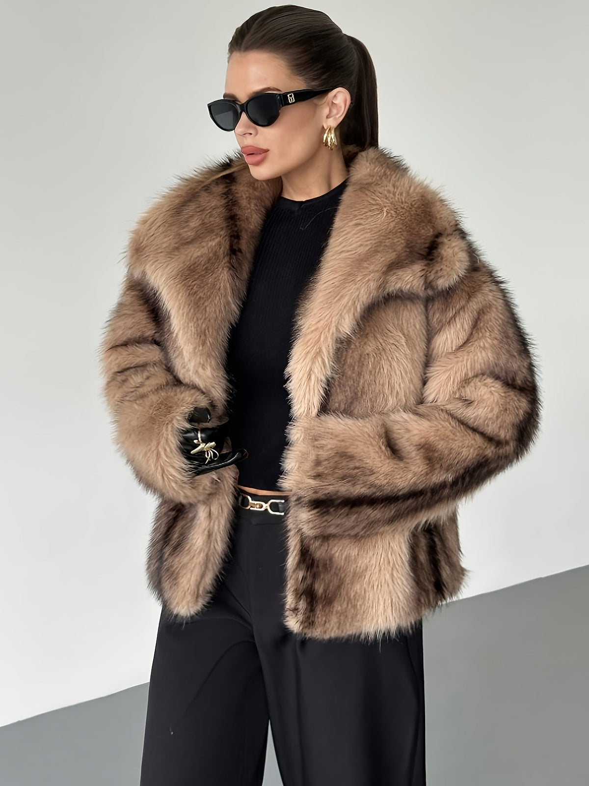 Women's Notch Collar Cropped Faux Fur Coat