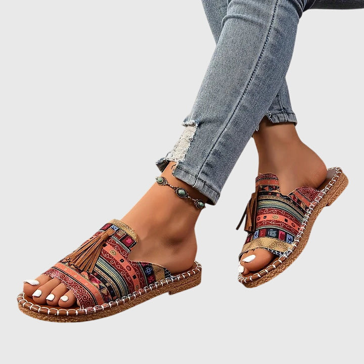 Effortless Tribal Print Toe Ring Sandal for Women with Tassel Detail Flat Sole Bohemian Style