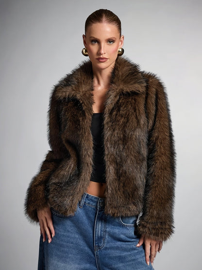 Women's Spread Collar Cropped Faux Fur Coat