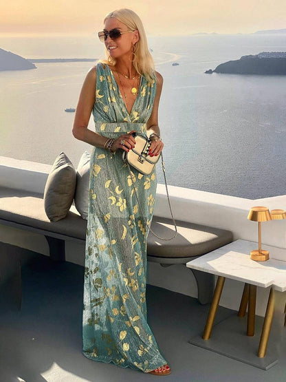 Elegant Metallic Foil Cocktail Dress for Women with V Neck Sleeveless Pleated Maxi Flowing Style