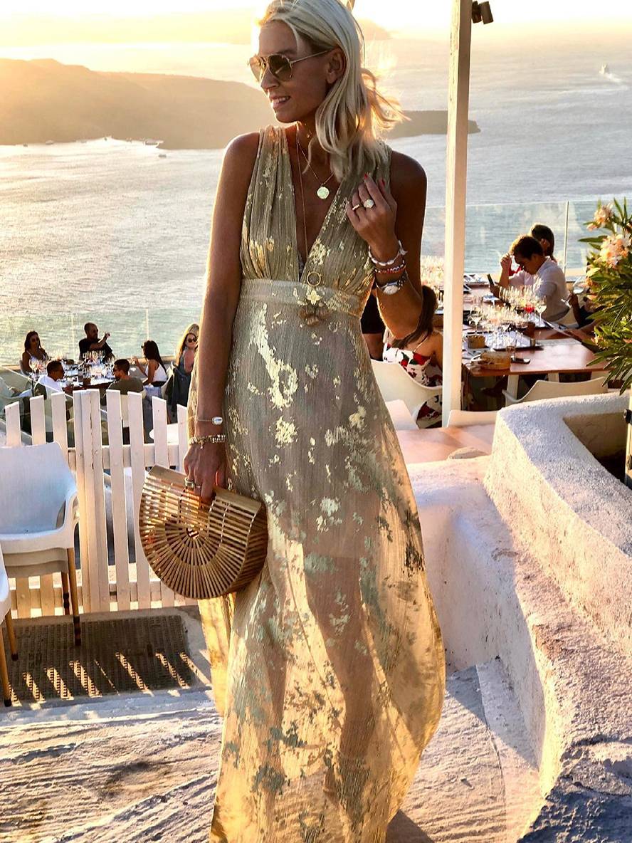 Elegant Metallic Foil Cocktail Dress for Women with V Neck Sleeveless Pleated Maxi Flowing Style