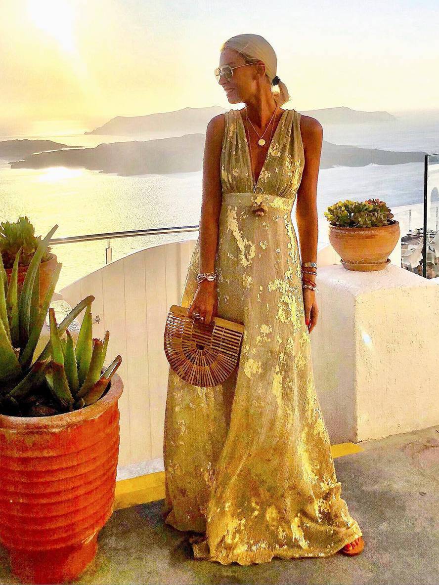 Elegant Metallic Foil Cocktail Dress for Women with V Neck Sleeveless Pleated Maxi Flowing Style