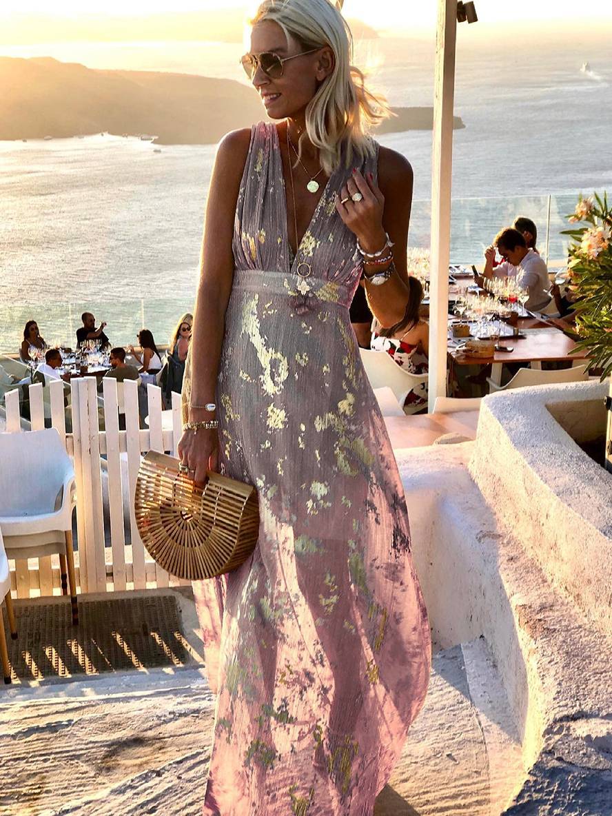 Elegant Metallic Foil Cocktail Dress for Women with V Neck Sleeveless Pleated Maxi Flowing Style