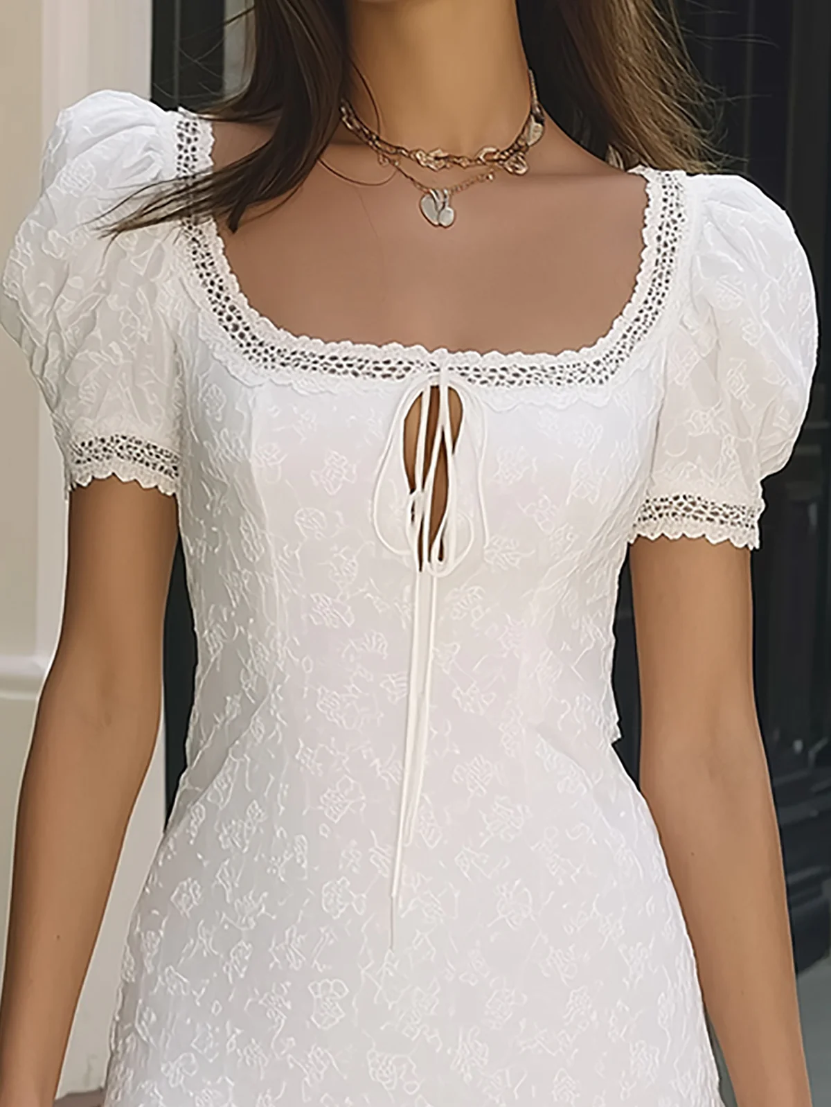 Elegant White Floral Jacquard Mini Dress for Women with Square Neck Puff Sleeve Lace Trim Bodycon Style