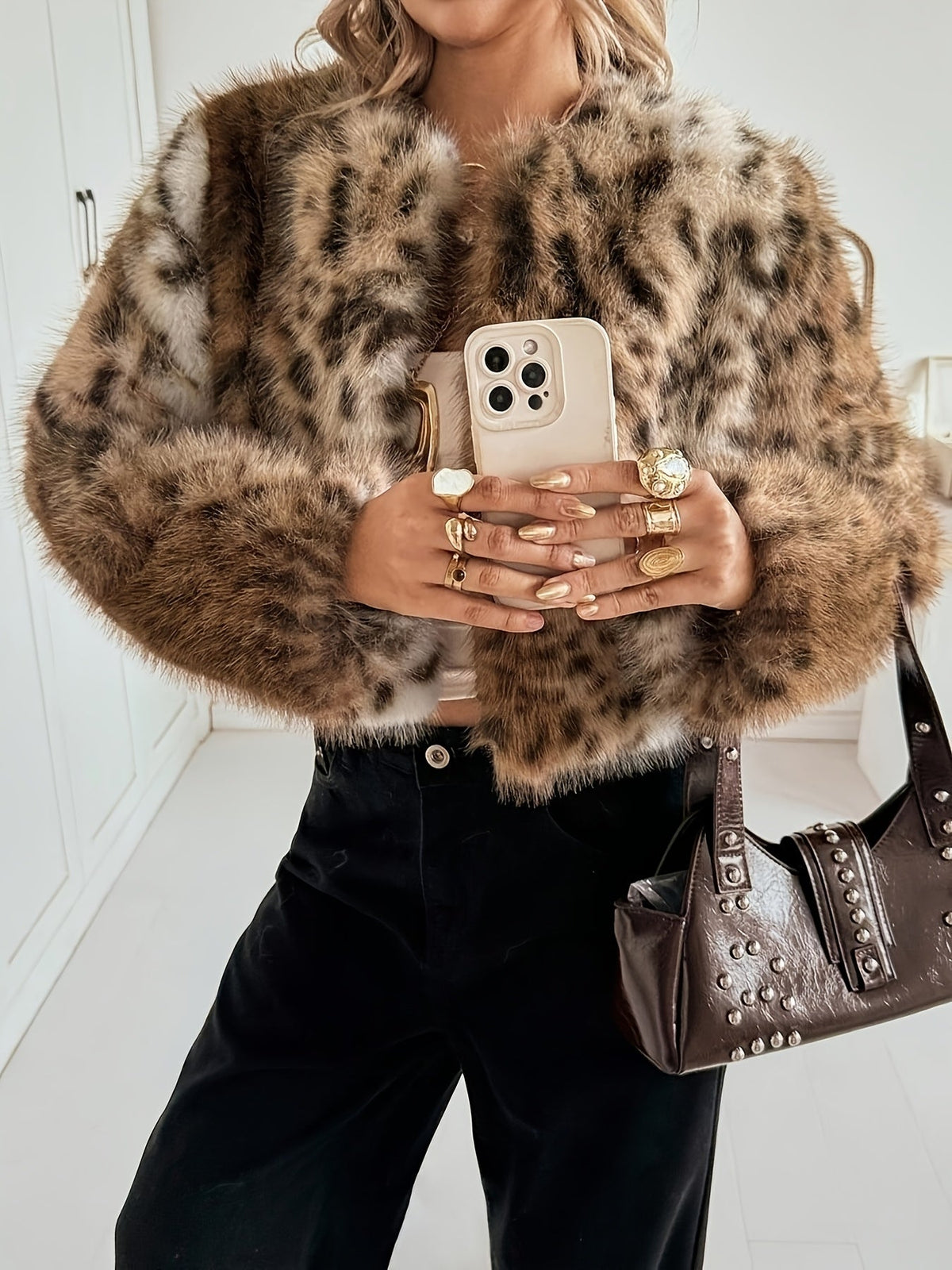 Stylish Leopard Print Flurry Coat for Women with Round Neck Cropped Faux Fur Soft Warm Cold Weather Style