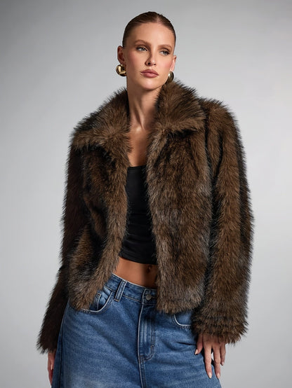 Women's Spread Collar Cropped Faux Fur Coat