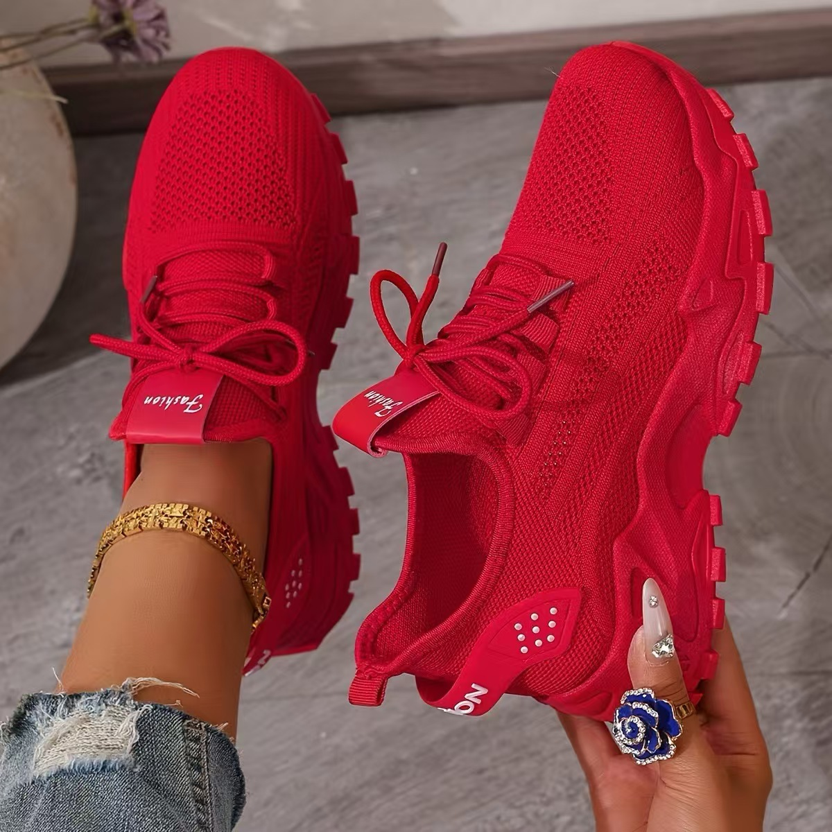Effortless Mesh Chunky Sneaker for Women with Lace Up Platform Sole Sporty Style