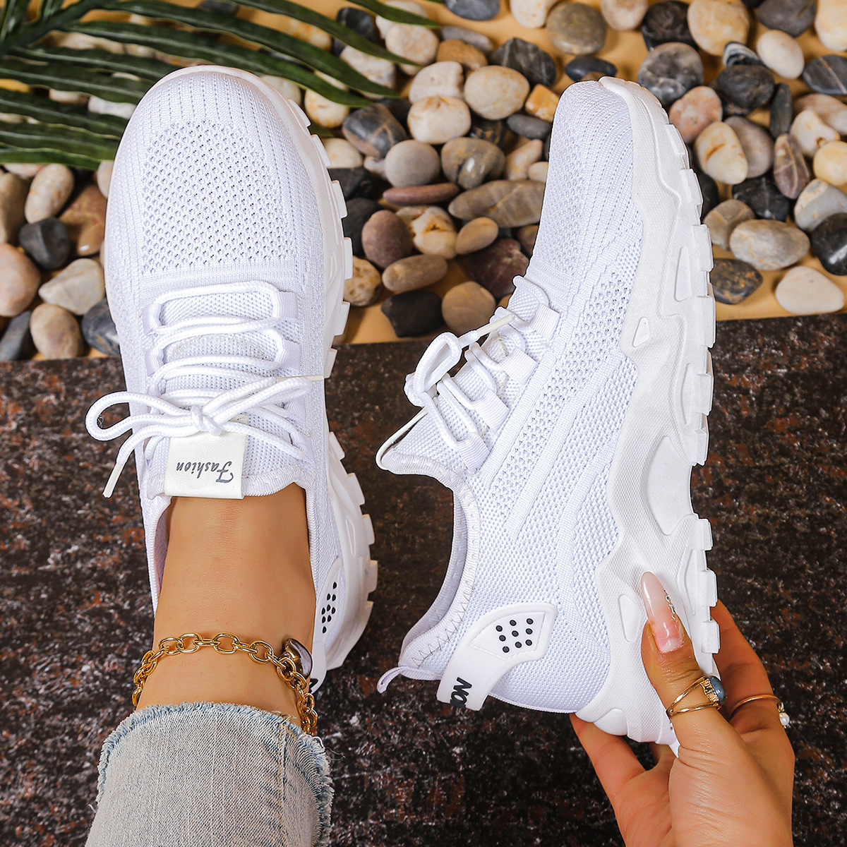 Effortless Mesh Chunky Sneaker for Women with Lace Up Platform Sole Sporty Style