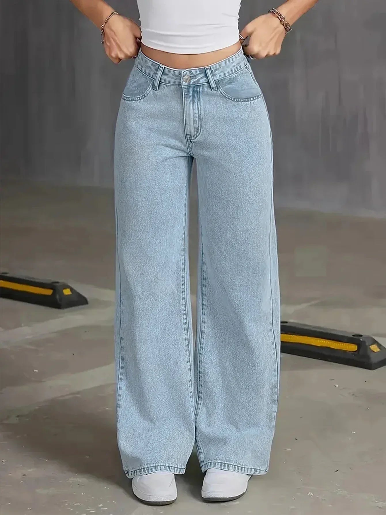 Effortless Blue Wide Leg Jeans for Women with High Waisted Five Pocket Relaxed Casual Style