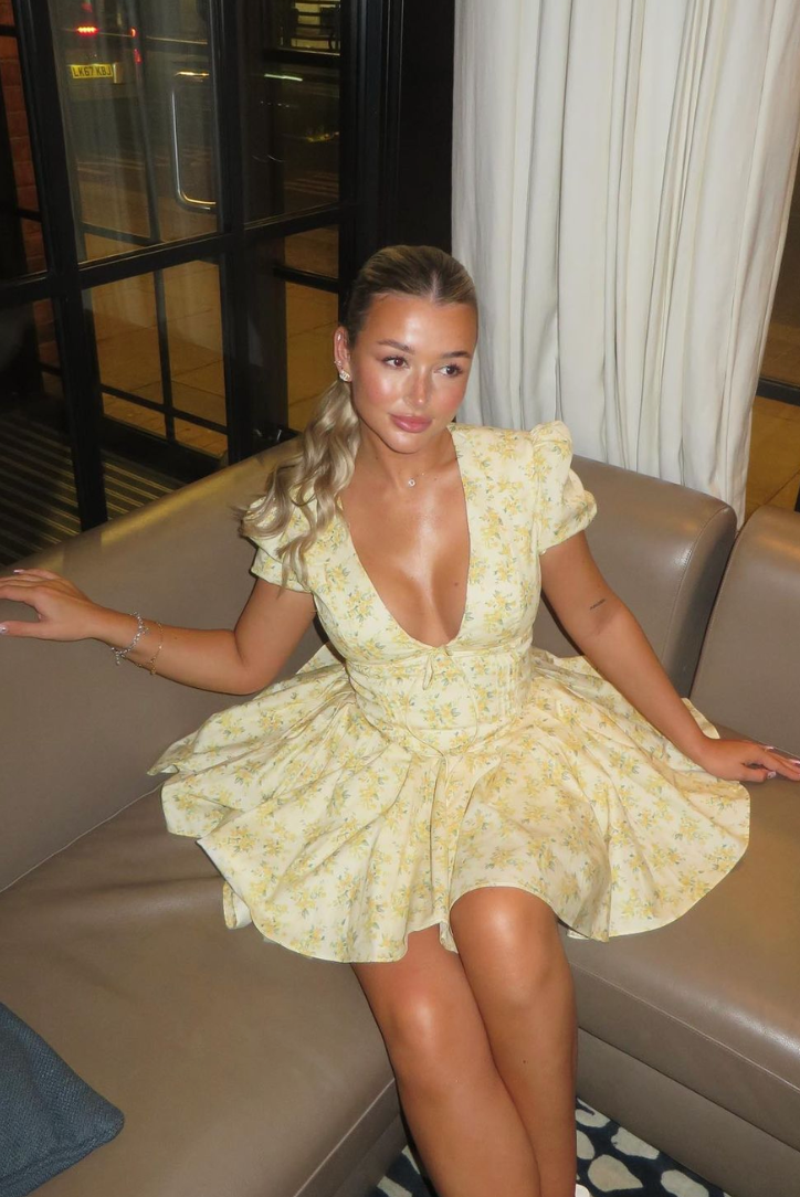Elegant Yellow Floral Mini Dress for Women with V Neck Puff Sleeve Corset Flowing Style