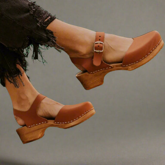 Comfortable Leather Wooden Clog Sandal for Women with Buckle Strap Closed Toe Block Heel Casual Style