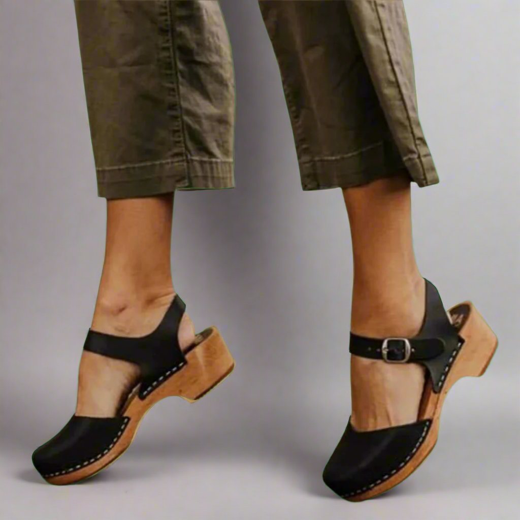 Comfortable Leather Wooden Clog Sandal for Women with Buckle Strap Closed Toe Block Heel Casual Style
