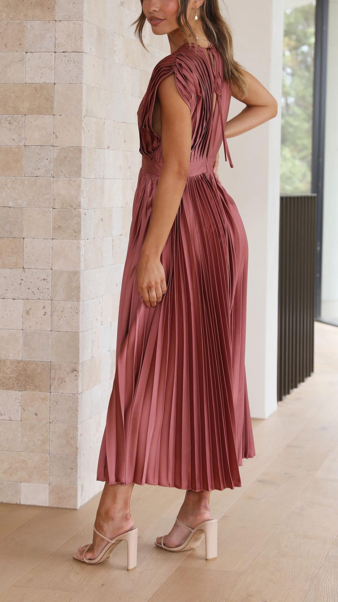 Elegant Rose Pleated Satin Autumn Wedding Guest Dress for Women with V Neck Cap Sleeve Open Back Flowing Style