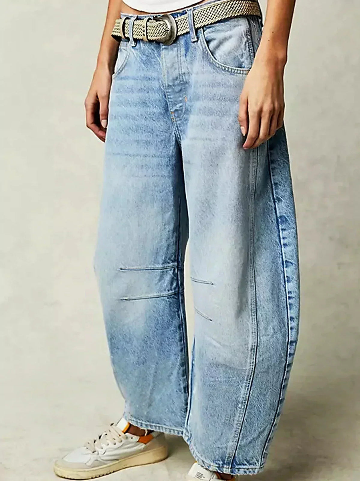 Modern High Waisted Relaxed Leg Jeans for Women with Baggy Barrel Leg Denim Easy Style